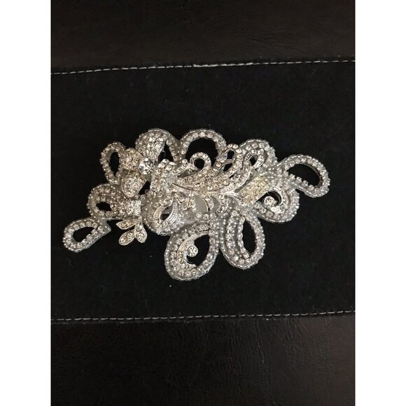 Vtg Bridal Hair Piece Brooch and Earring Set Silver Filigree Rhinestones‎ 4.5\